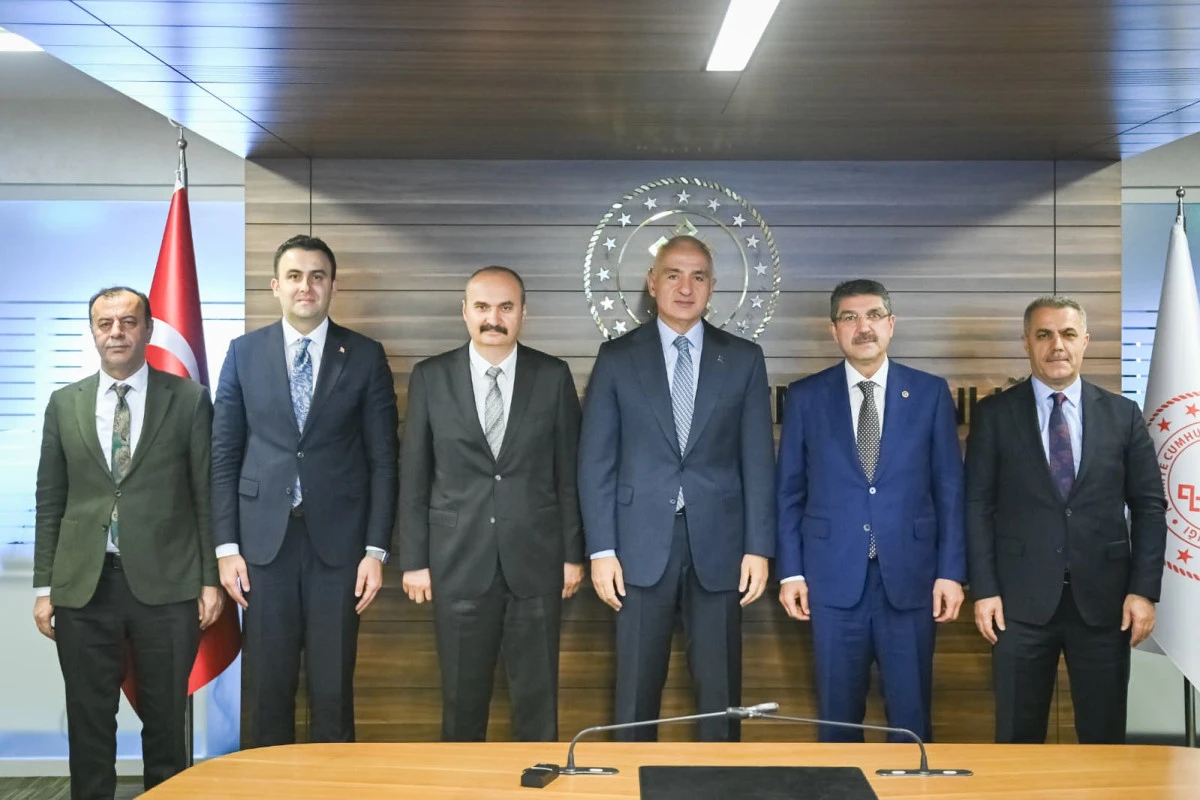 VALİ CANALP VE MİLLETVEKİLİ NASIROĞLU&rsquo;NDAN K&Uuml;LT&Uuml;R TURİZM BAKANLIĞI&rsquo;NA ZİYARET