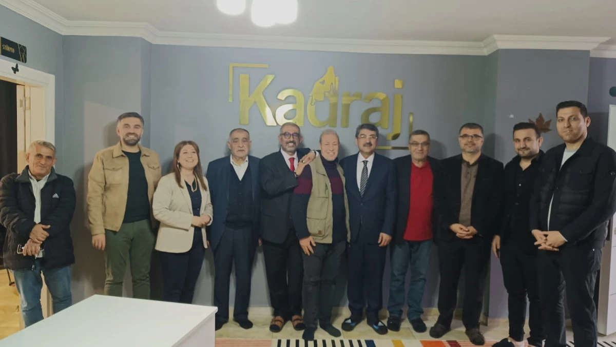 VEKİL NASIROĞLU&rsquo;NDAN &Ccedil;ALIŞAN GAZETECİLERE ZİYARET: &ldquo;BASINLA DAHA G&Uuml;&Ccedil;L&Uuml; BİR BATMAN M&Uuml;MK&Uuml;N&rdquo;