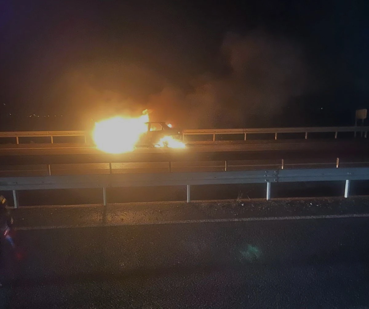 YANAN ARACI İTFAİYE S&Ouml;ND&Uuml;RD&Uuml;