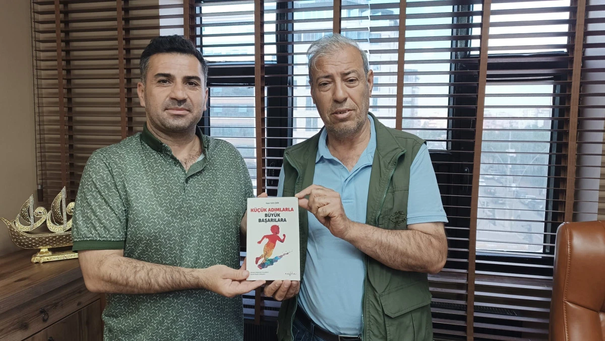 YAZAR YAŞAR FATİH &Ccedil;EKİN&rsquo;DEN K&Ouml;Y OKULLARINDAKİ &Ccedil;OCUKLARA ANLAMLI DESTEK