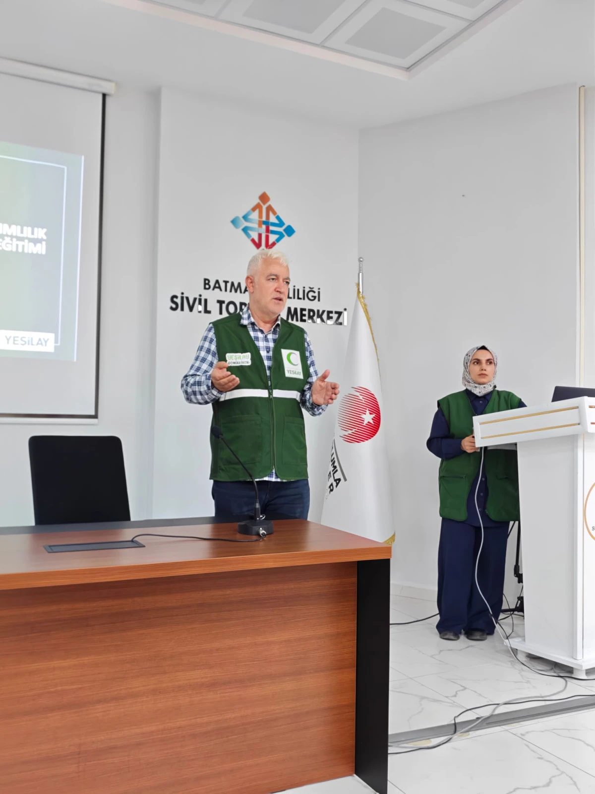YEŞİLAY VE MUHTARLARDAN BAĞIMLILIKLA M&Uuml;CADELEDE ORTAK ADIM