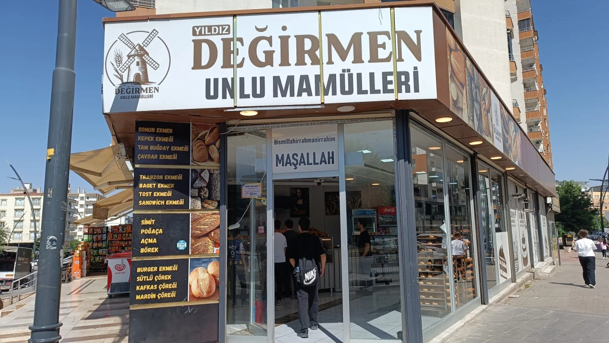  YILDIZ DEĞİRMEN UNLU MAMULLERİ SAHİBİ MEMDUH YILDIZ GAZETEMİZİ KUTLADI